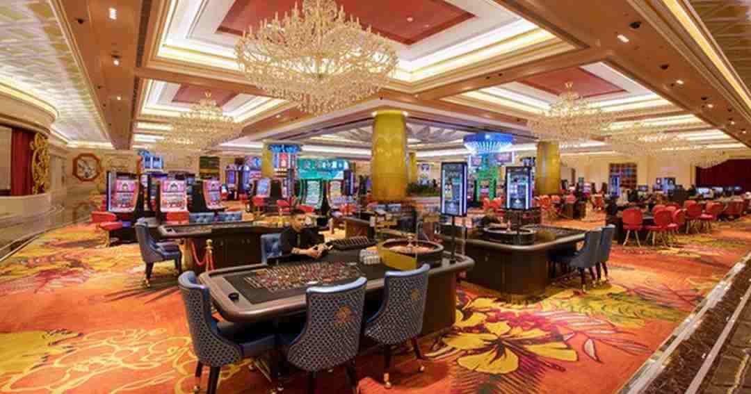 Không gian sang trọng đầy sắc màu của Diamond Crown Hotel & Casino